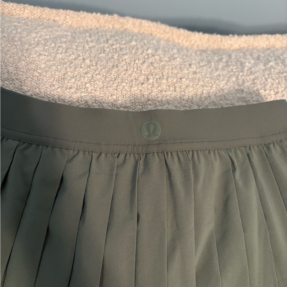 Lululemon Athletica Green Skirt Size 4 like new - Picture 4 of 5